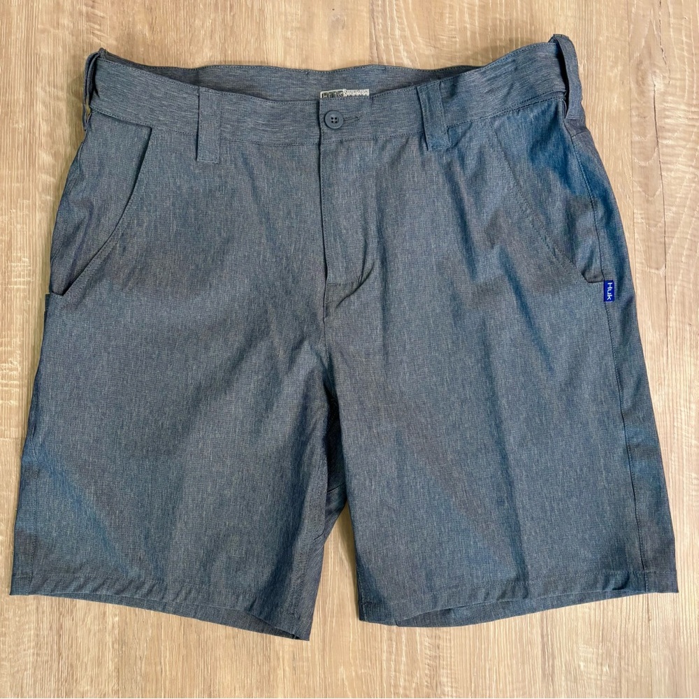 HUK Performance Fishing Shorts Beacon Mens XL Gray H2000059 Quick Dry Flat Front